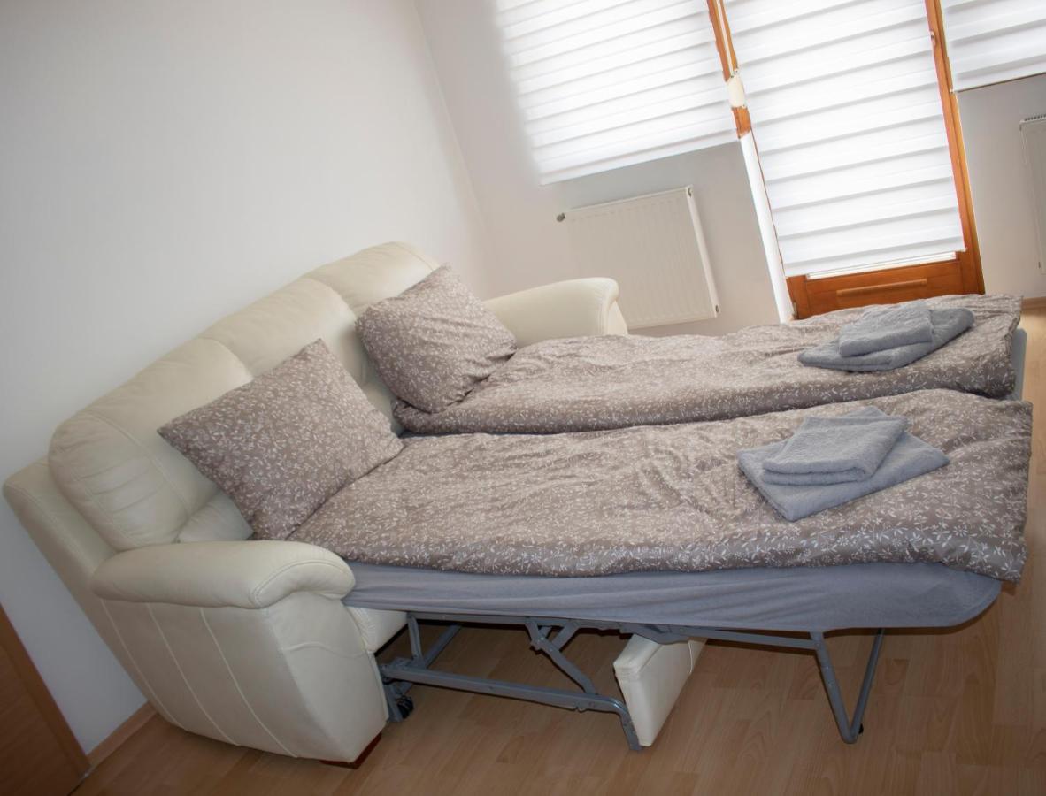 Csalogany Apartman Apartment เซคซาร์ด ภายนอก รูปภาพ