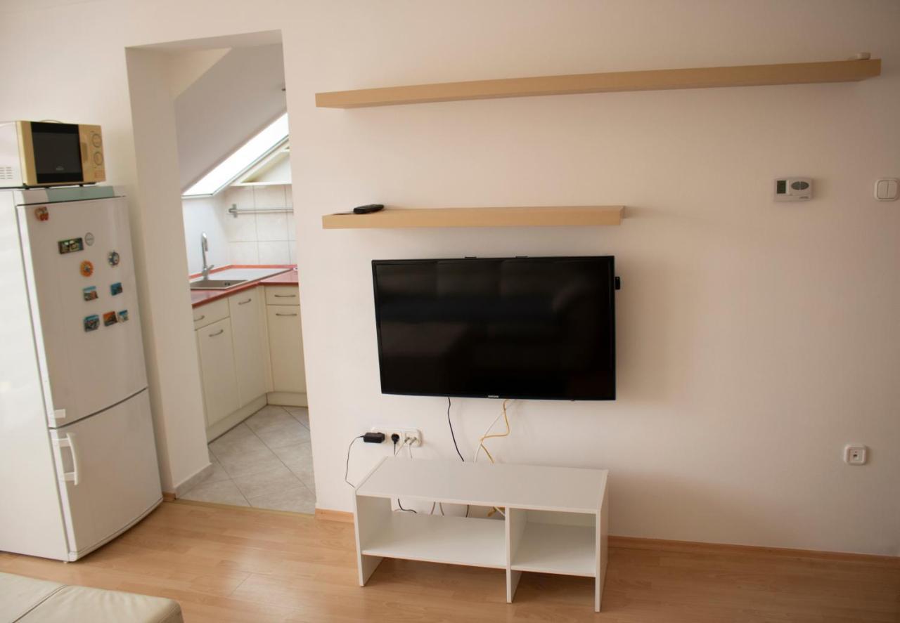 Csalogany Apartman Apartment เซคซาร์ด ภายนอก รูปภาพ