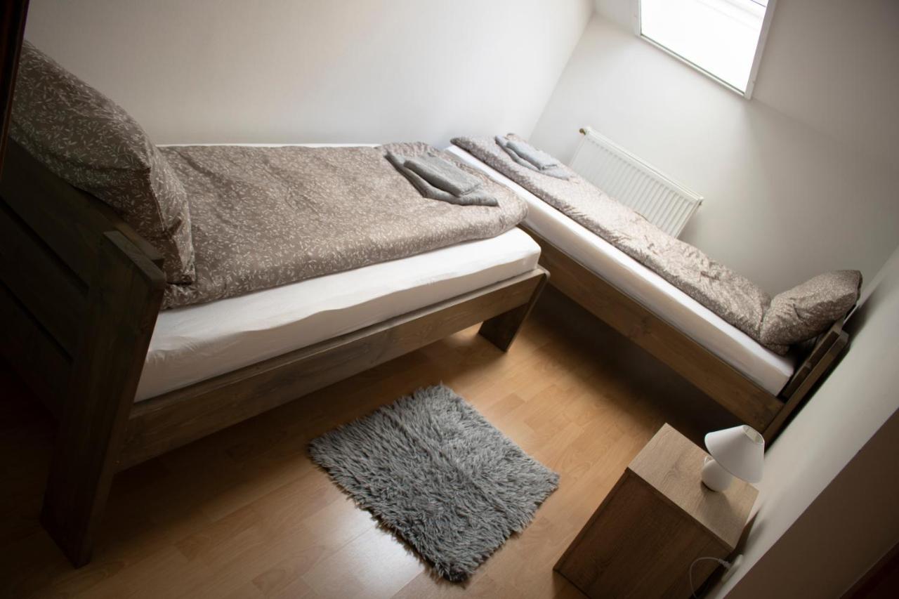 Csalogany Apartman Apartment เซคซาร์ด ภายนอก รูปภาพ